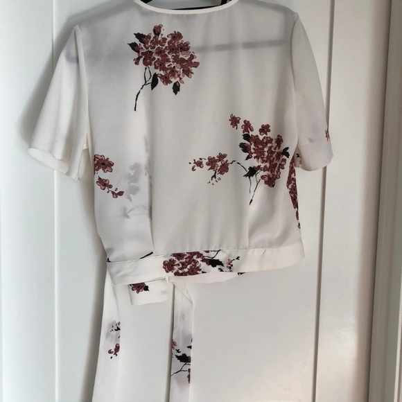 Dynamite Short-sleeved Wrap Blouse - Picture 2 of 4